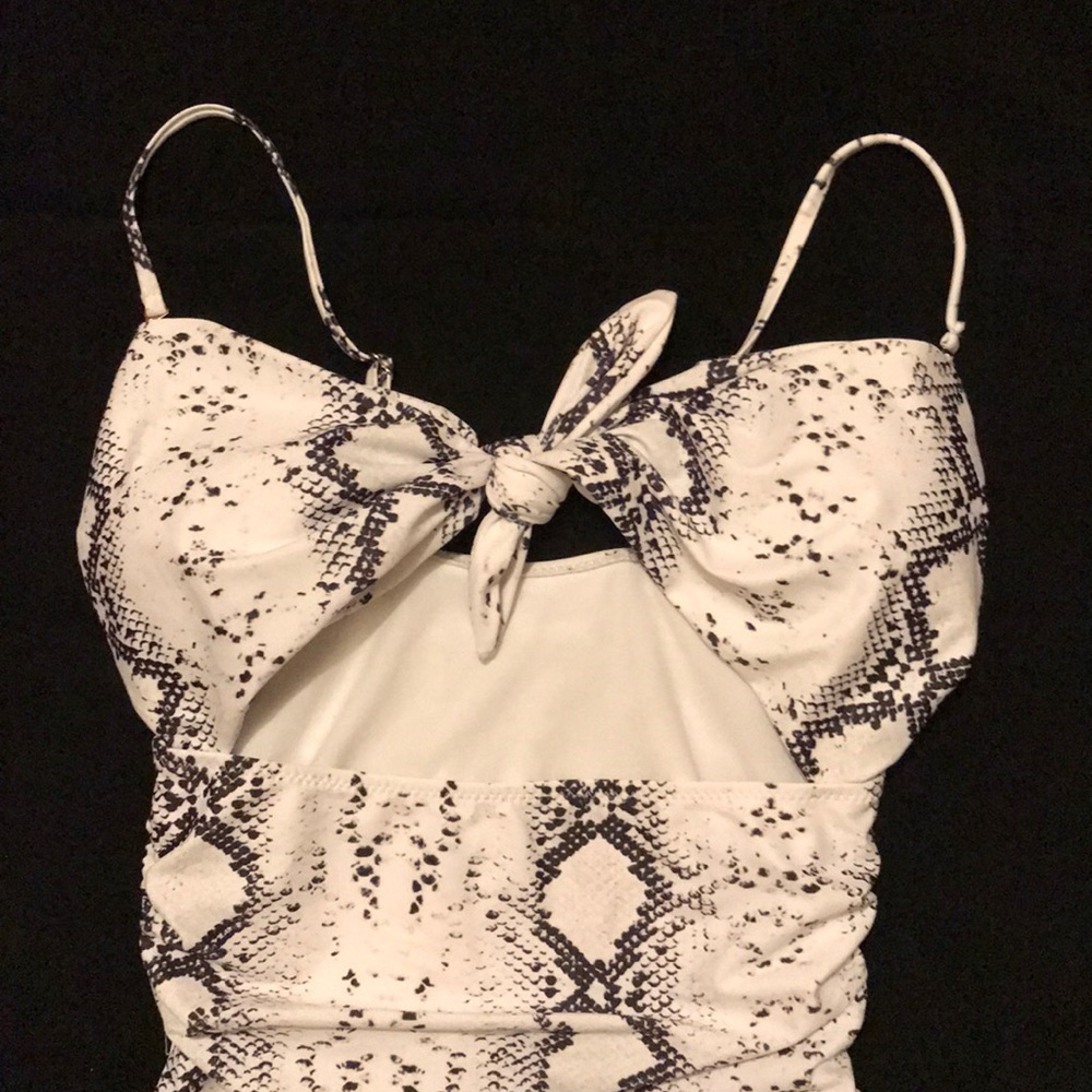 Monokini White Snakeskin open front swimsuit HOT - Picture 3 of 7